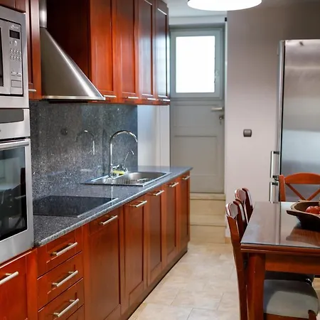 Marilou House * Ano Syros