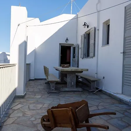 Holiday home Marilou House Ano Syros