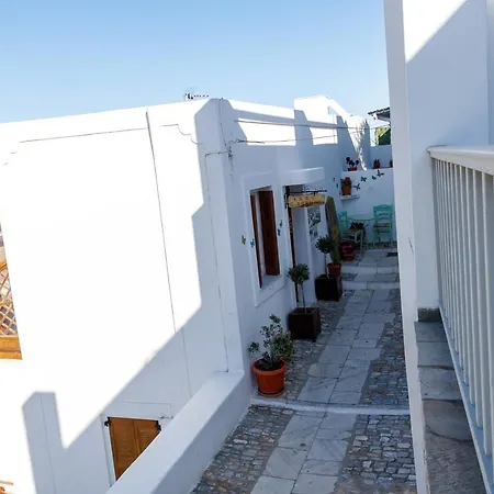 Marilou House * Ano Syros